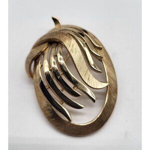 VTG Crown Trifari Gold Tone Brooch Frond Textured Classic
